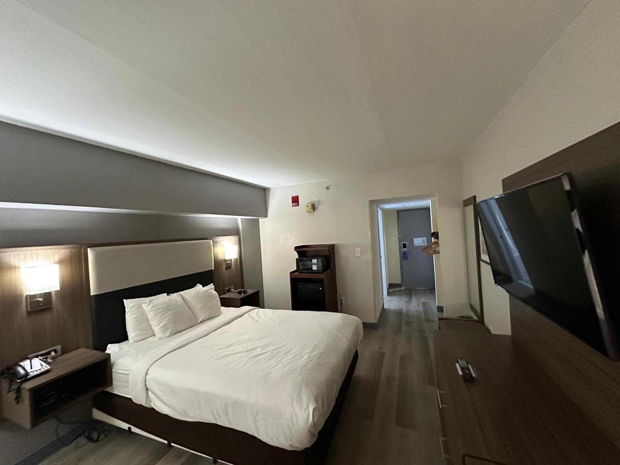 Comfort Inn Коньєрс Екстер'єр фото